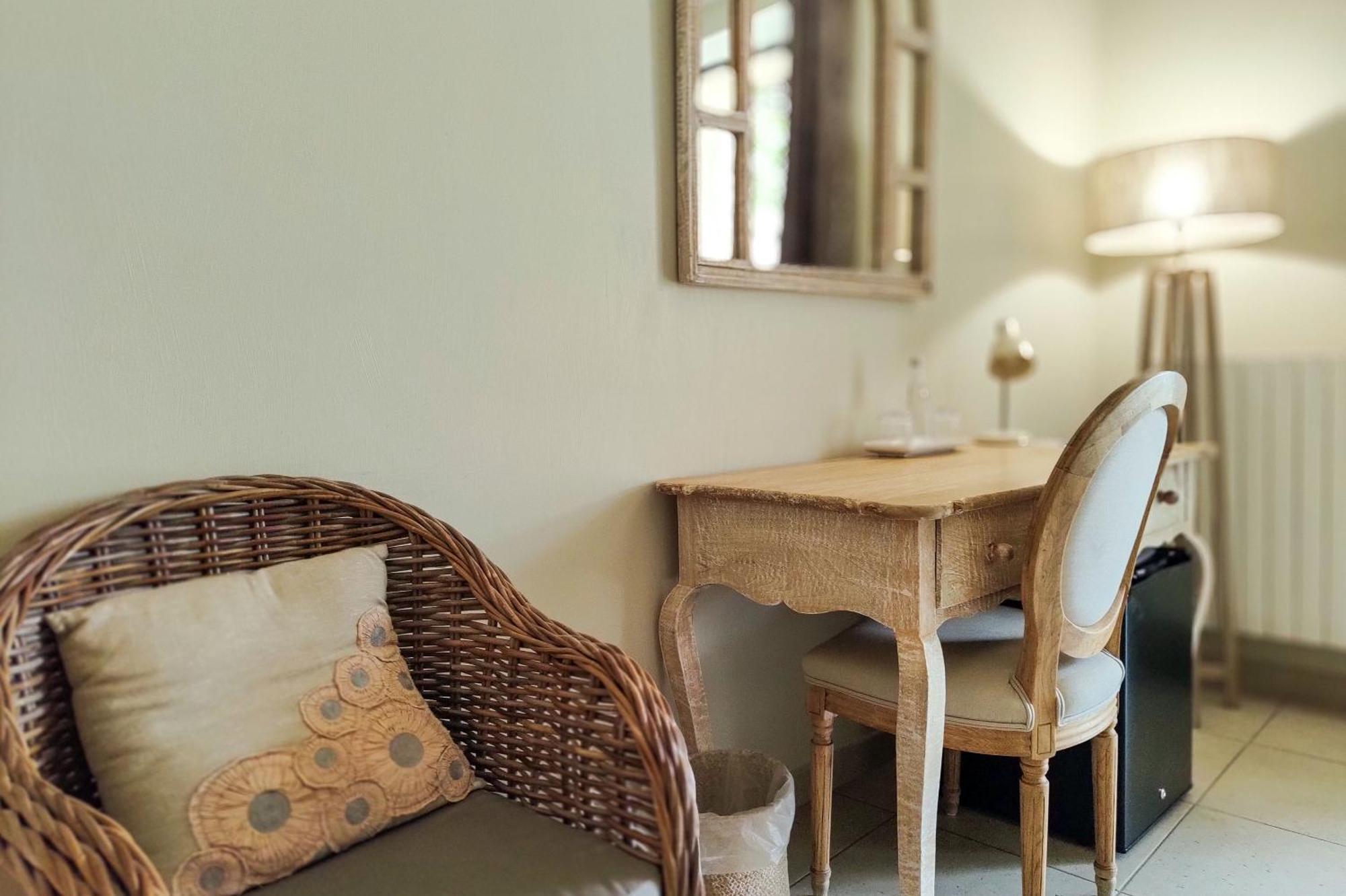 La Belle Vie Otel Saint-Hilaire-dʼOzilhan Dış mekan fotoğraf