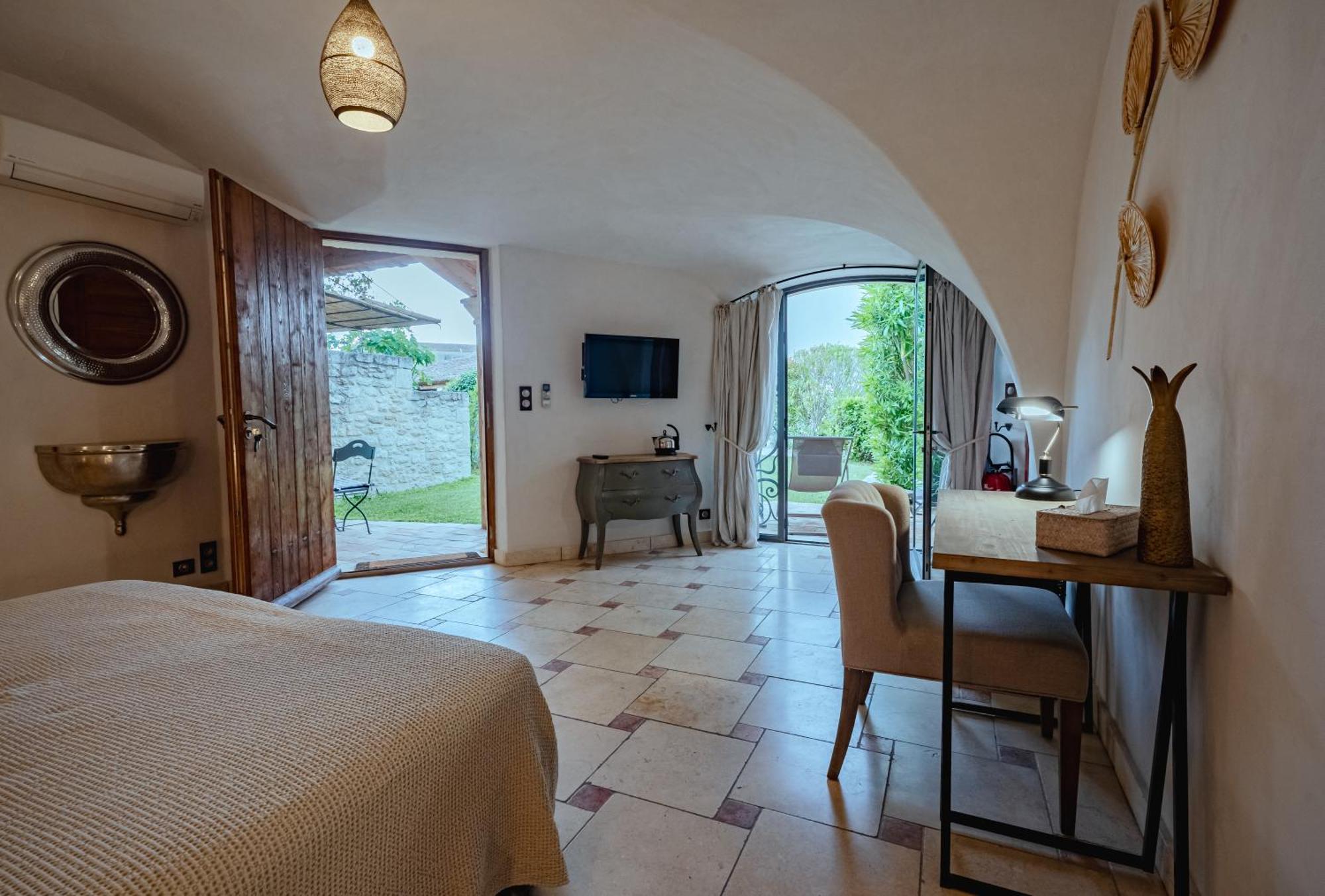 La Belle Vie Otel Saint-Hilaire-dʼOzilhan Dış mekan fotoğraf
