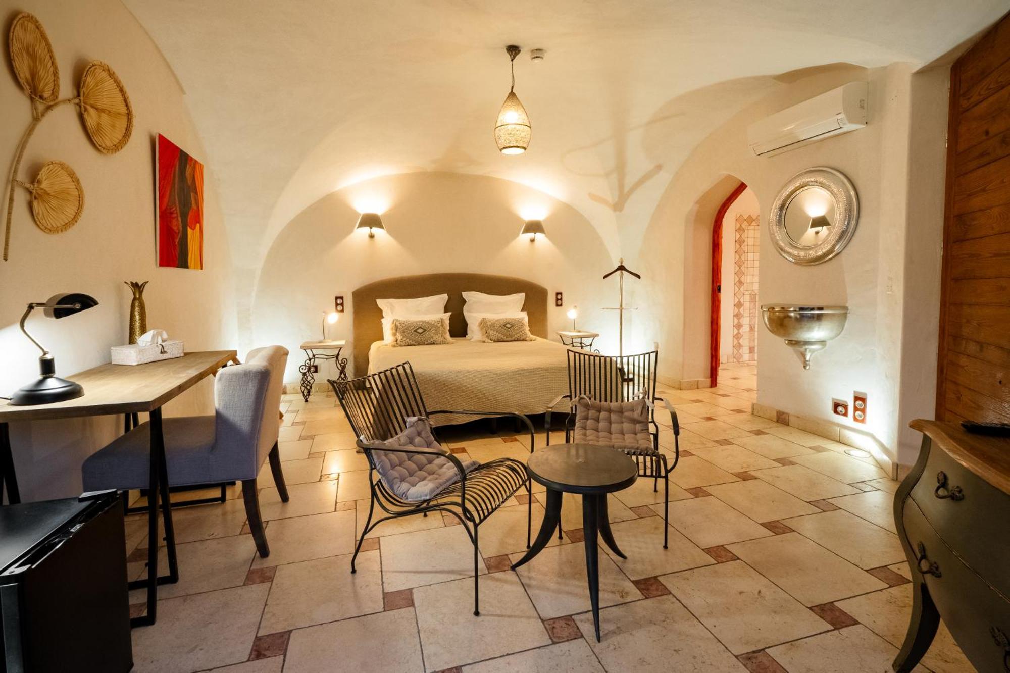 La Belle Vie Otel Saint-Hilaire-dʼOzilhan Dış mekan fotoğraf